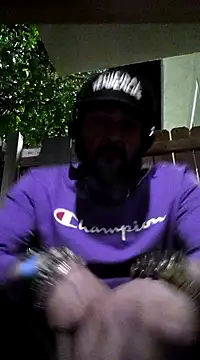 Snapshot of MrDickUdown24_7 chatting on January 10, 7:14 am MrDickUdown24 7 online show from January 10, 7:14 am