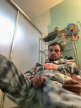 Snapshot of MrDickUdown24_7 chatting on March 13, 12:37 am MrDickUdown24 7 online show from March 13, 12:37 am