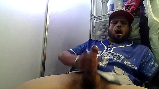 Snapshot of MrDickUdown24_7 chatting on February 12, 9:10 pm MrDickUdown24 7 online show from February 12, 9:10 pm