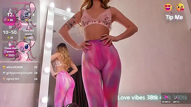 Snapshot of Tracy-Taylor chatting on January 11, 3:55 am Tracy-Taylor online show from January 11, 3:55 am