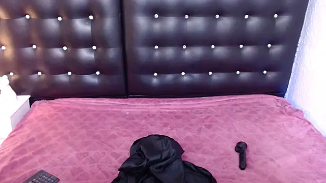 Mrs booty online show from February 1, 7:23 pm