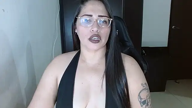 natashasmithe online show from December 3, 1:24 am