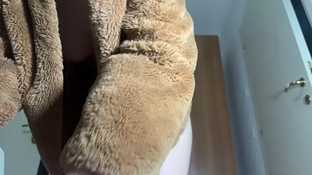 Monicbabe online show from February 19, 2:35 pm