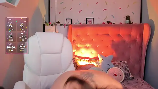  cloe martinez online show from February 2, 12:30 am