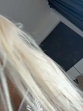 Snapshot of violettabunny03 chatting on February 3, 1:04 am violettabunny03 online show from February 3, 1:04 am