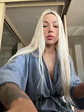 Snapshot of violettabunny03 chatting on February 17, 1:13 am violettabunny03 online show from February 17, 1:13 am