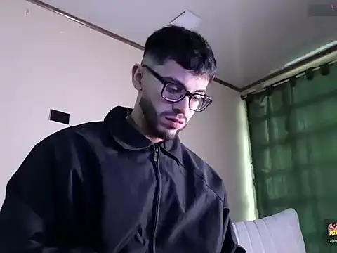 Phantom Bigger1 online show from April 17, 8:56 pm