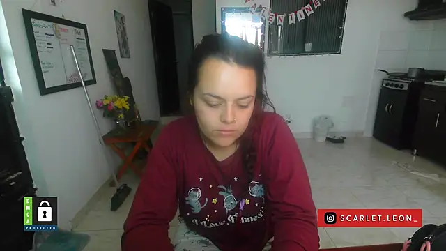 Snapshot of Scarletleon77 chatting on February 12, 2:01 pm Scarletleon77 online show from February 12, 2:01 pm