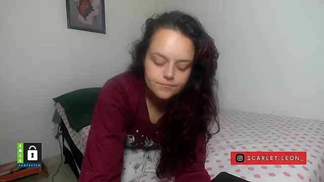 Snapshot of Scarletleon77 chatting on March 16, 4:22 pm Scarletleon77 online show from March 16, 4:22 pm
