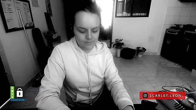 Snapshot of Scarletleon77 chatting on March 17, 5:16 pm Scarletleon77 online show from March 17, 5:16 pm