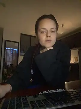Snapshot of Scarletleon77 chatting on March 26, 11:10 pm Scarletleon77 online show from March 26, 11:10 pm