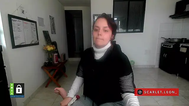 Snapshot of Scarletleon77 chatting on March 30, 4:30 pm Scarletleon77 online show from March 30, 4:30 pm