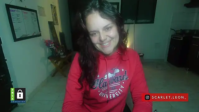Snapshot of Scarletleon77 chatting on April 10, 11:42 pm Scarletleon77 online show from April 10, 11:42 pm