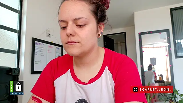 Snapshot of Scarletleon77 chatting on April 28, 2:22 pm Scarletleon77 online show from April 28, 2:22 pm