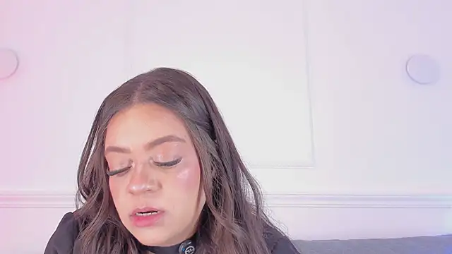 sarah-bonneth online show from March 23, 2:32 pm