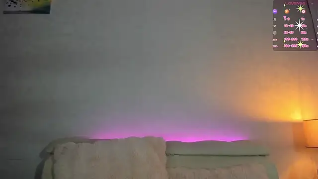 paulinasaeEnz online show from April 1, 1:41 pm