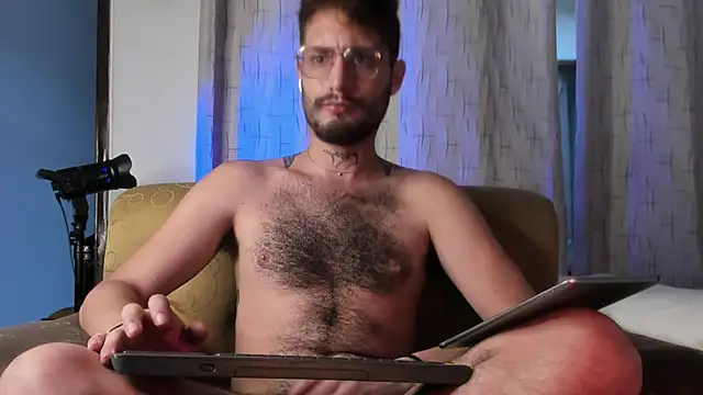 Snapshot of axel_giracr chatting on February 8, 9:57 pm axel giracr online show from February 8, 9:57 pm