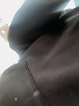 Elisabethandjack online show from April 12, 9:09 pm