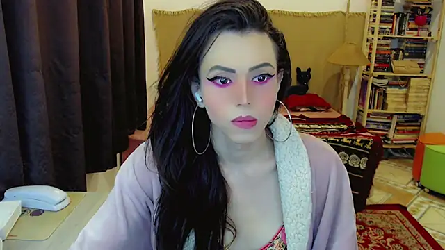 Sophie Fantasys online show from March 6, 1:35 am