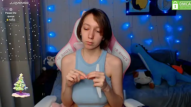 Snapshot of LeahGottty chatting on December 17, 2:44 pm LeahGottty online show from December 17, 2:44 pm