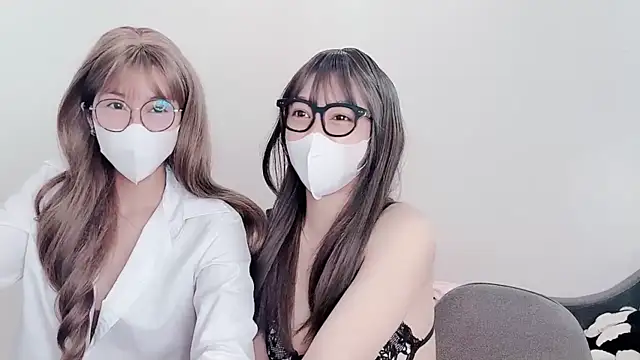 Snapshot of Mono-Stewardesss chatting on December 4, 5:16 am Mono-Stewardesss online show from December 4, 5:16 am