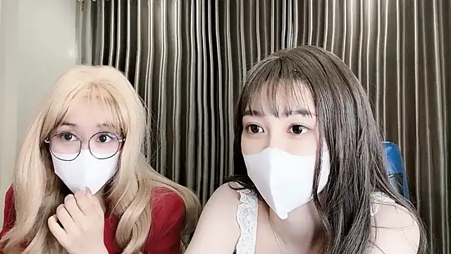 Snapshot of Mono-Stewardesss chatting on March 13, 4:38 am Mono-Stewardesss online show from March 13, 4:38 am