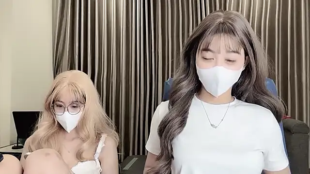 Snapshot of Mono-Stewardesss chatting on March 19, 1:51 pm Mono-Stewardesss online show from March 19, 1:51 pm