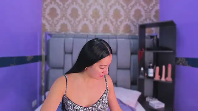 Lila Pinky online show from October 10, 12:48 pm