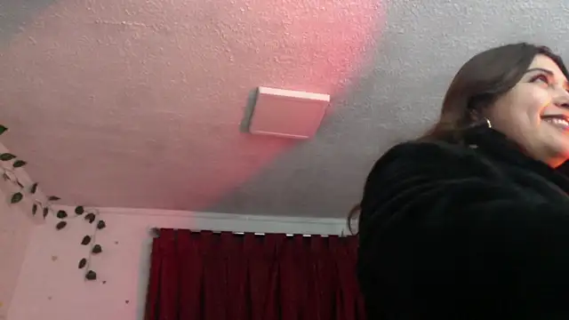 dreamgirl sweet online show from April 15, 4:19 am