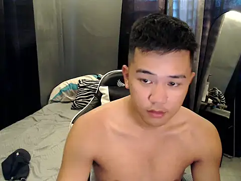 Snapshot of xgregor07 chatting on September 28, 1:44 am xgregor07 online show from September 28, 1:44 am
