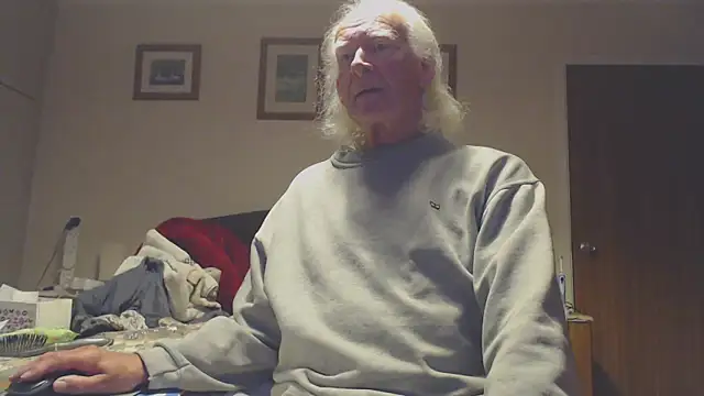 Snapshot of WaverlyKernow chatting on September 13, 9:25 pm WaverlyKernow online show from September 13, 9:25 pm