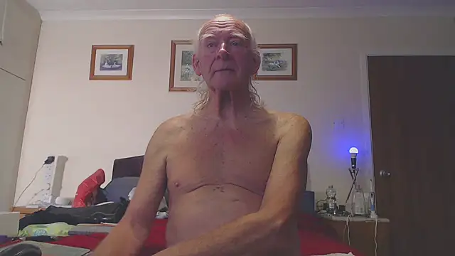 Snapshot of WaverlyKernow chatting on October 5, 11:52 am WaverlyKernow online show from October 5, 11:52 am