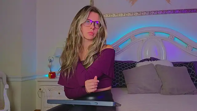 Real Tini online show from October 2, 5:58 am