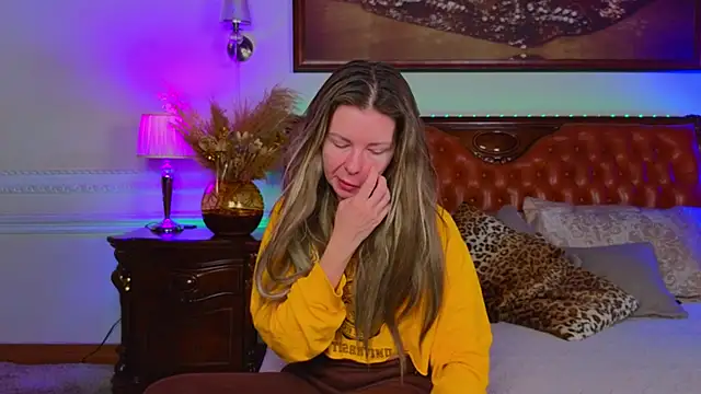 Real Tini online show from December 2, 6:19 am