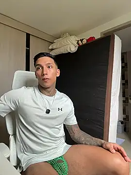 Snapshot of sendfer chatting on July 11, 7:16 pm sendfer online show from July 11, 7:16 pm