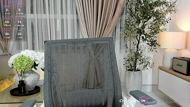  Joliie  online show from June 10, 8:41 pm