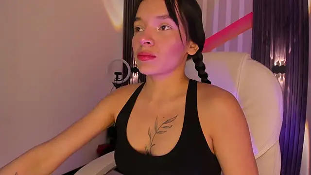  shantal smith online show from June 3, 1:08 am