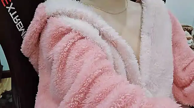 Snapshot of Kemmy_babe20 chatting on February 17, 11:55 am Kemmy babe20 online show from February 17, 11:55 am