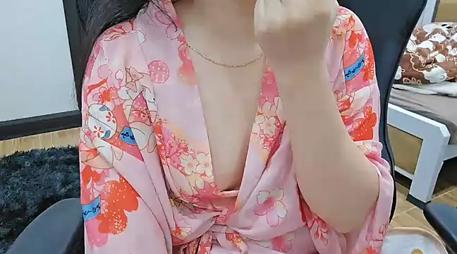 Snapshot of Kemmy_babe20 chatting on March 10, 7:42 am Kemmy babe20 online show from March 10, 7:42 am