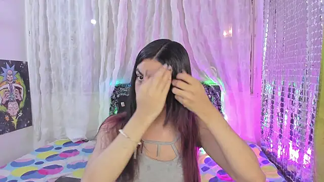 Snapshot of Megan_Miles02 chatting on December 20, 2:19 am Megan Miles02 online show from December 20, 2:19 am