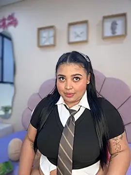Snapshot of Emily_cooper20 chatting on October 14, 12:11 am Emily cooper20 online show from October 14, 12:11 am