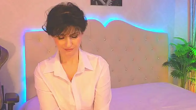 flor vic online show from February 6, 10:48 am