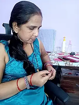 Snapshot of reemacouple007 chatting on April 18, 7:12 am reemacouple007 online show from April 18, 7:12 am