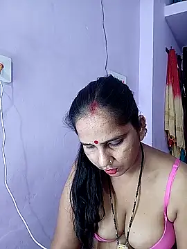 Snapshot of reemacouple007 chatting on April 18, 7:07 pm reemacouple007 online show from April 18, 7:07 pm
