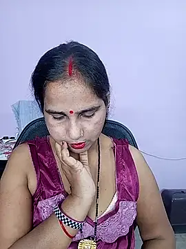 Snapshot of reemacouple007 chatting on April 19, 8:13 am reemacouple007 online show from April 19, 8:13 am