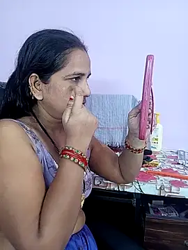 Snapshot of reemacouple007 chatting on May 2, 3:22 am reemacouple007 online show from May 2, 3:22 am