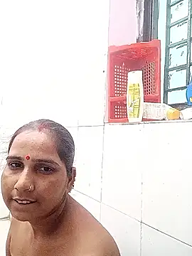 Snapshot of reemacouple007 chatting on May 12, 5:48 am reemacouple007 online show from May 12, 5:48 am