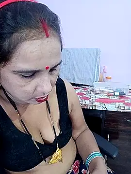 Snapshot of reemacouple007 chatting on May 28, 8:55 am reemacouple007 online show from May 28, 8:55 am