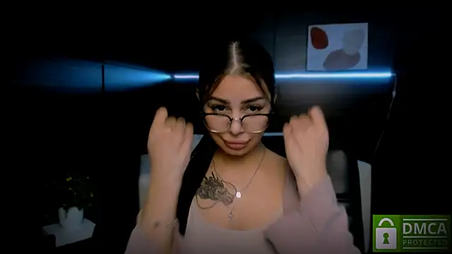 Snapshot of dilara_best chatting on December 20, 12:27 pm dilara best online show from December 20, 12:27 pm