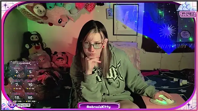 Snapshot of AmbrosiaKitty chatting on April 21, 6:31 am AmbrosiaKitty online show from April 21, 6:31 am